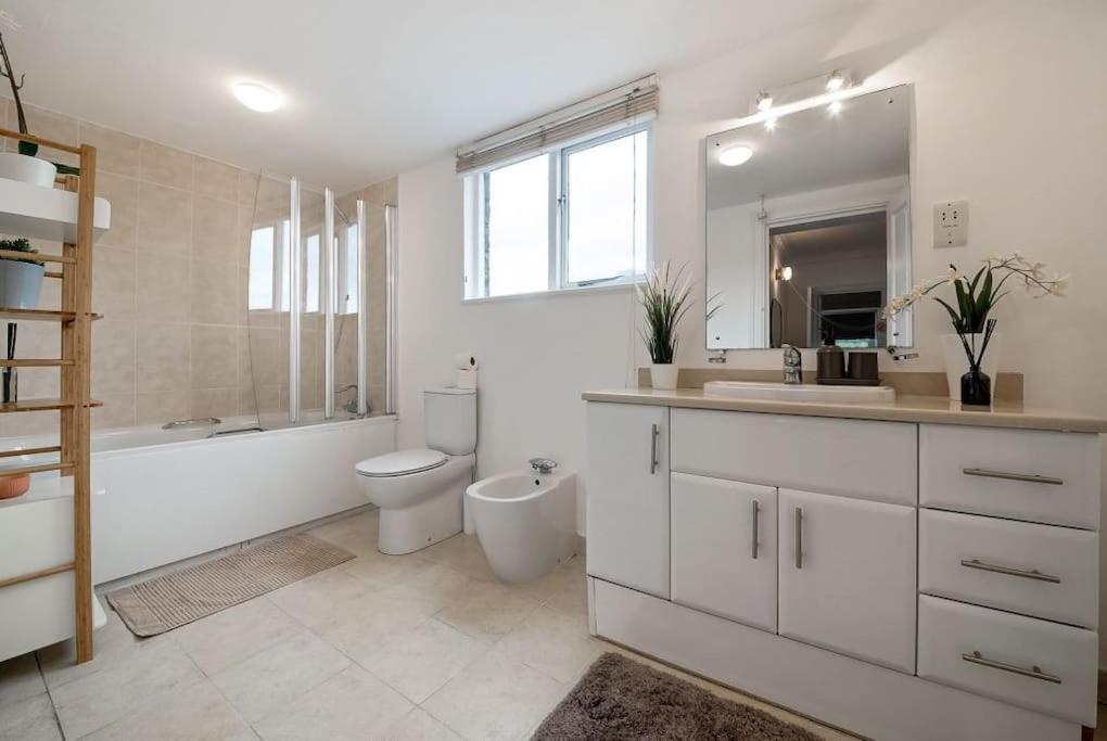 Knightsbridge Two Bed Apartment Londýn Exteriér fotografie