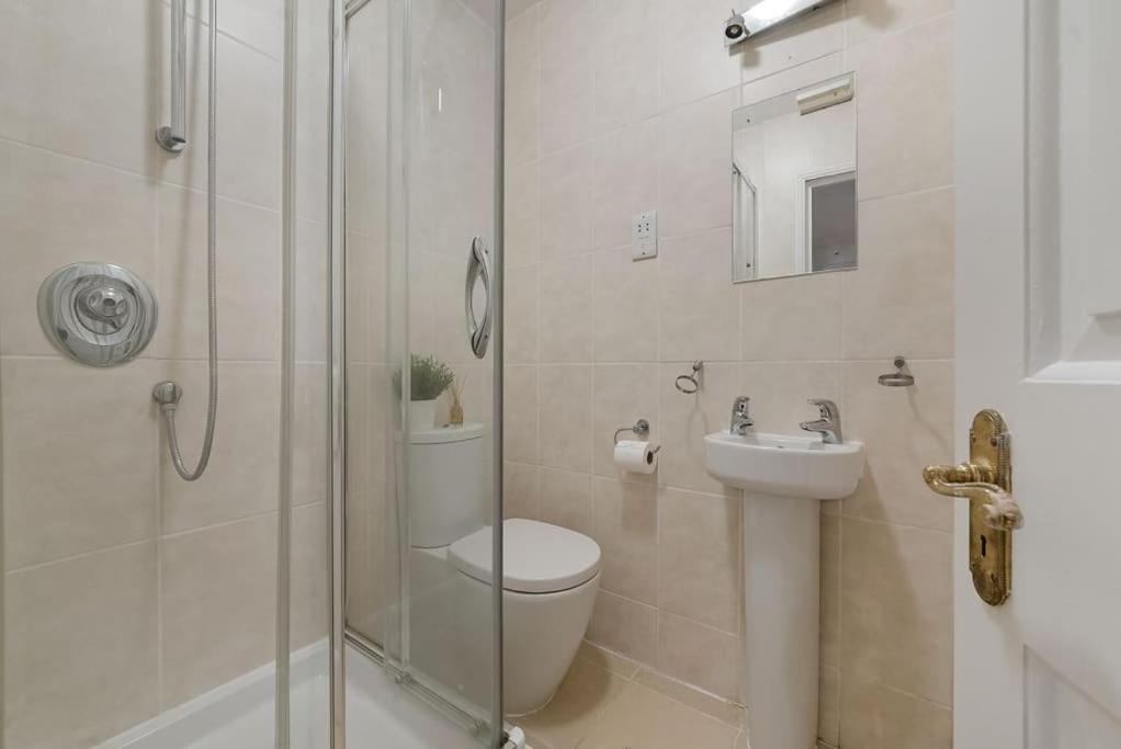 Knightsbridge Two Bed Apartment Londýn Exteriér fotografie